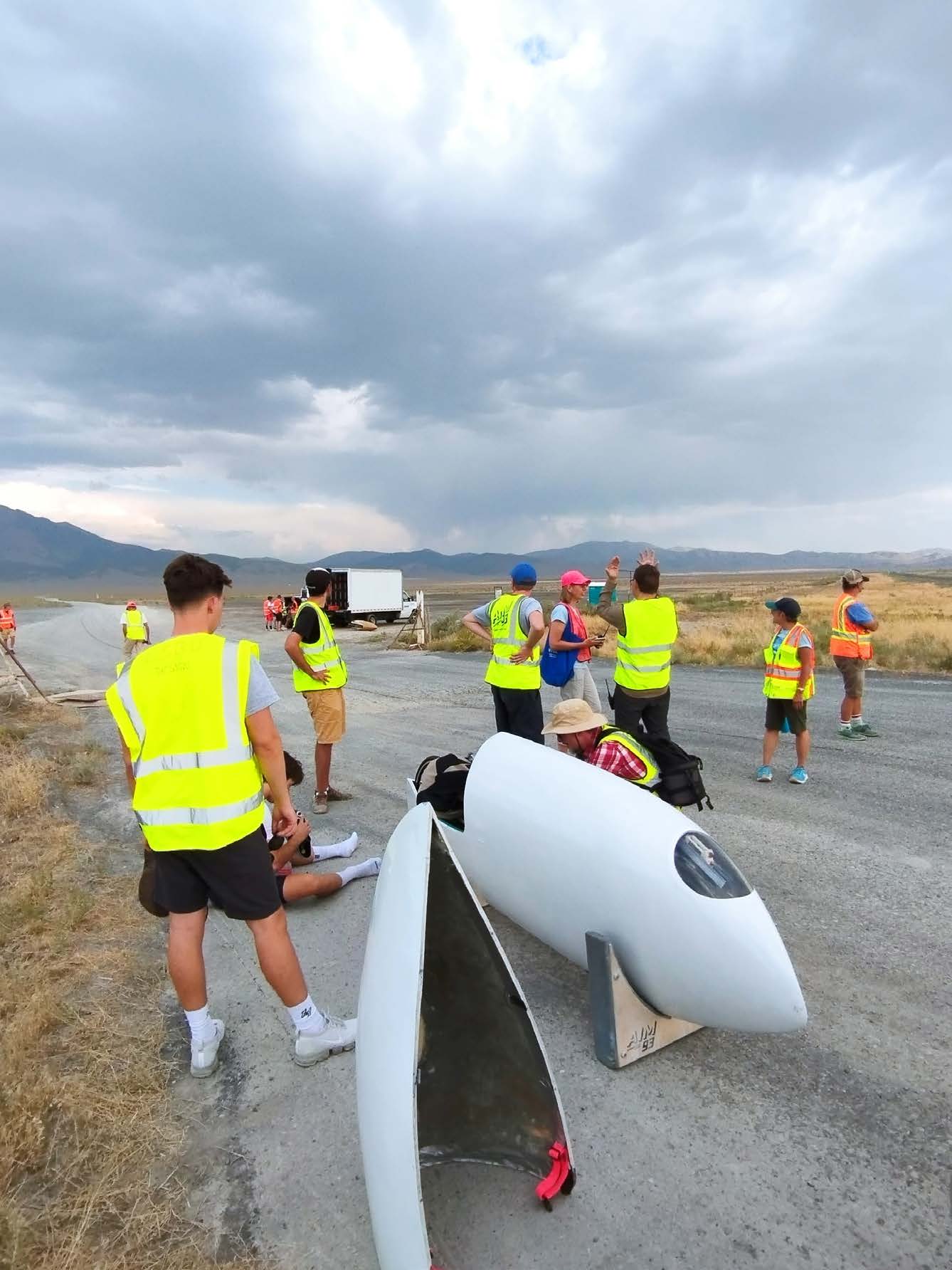 AIM93 streamliner vehicle and team at Battle Mountain.